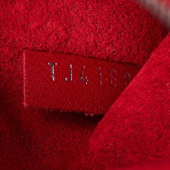 Louis Vuitton Red Quilted Leather New Wave Chain Pochette Bag - Picture 12 of 12